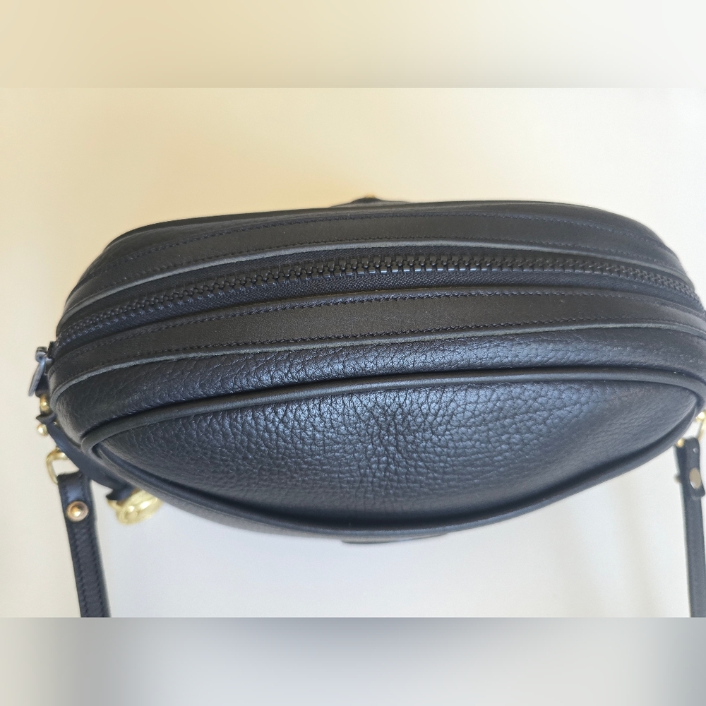 Dooney and Bourke awl leather camera crossbody Bag - Picture 13 of 14
